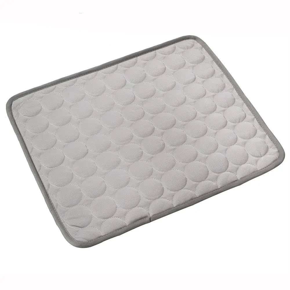 tapis-raraichissant-chat-gris-chillmat